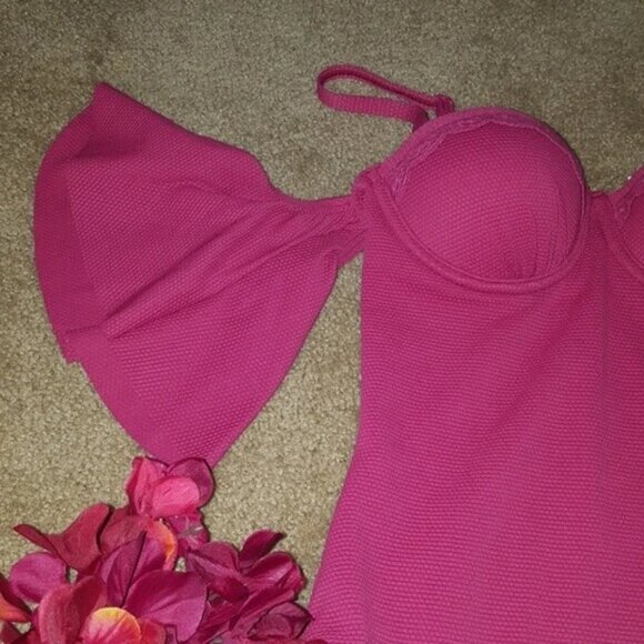Seekers raspberry swimsuit one piece off shoulders size 4 - Picture 2 of 3